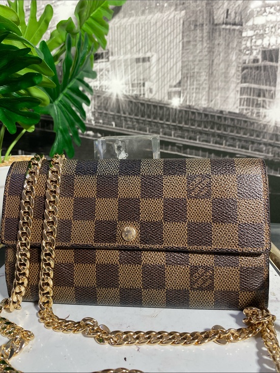 Louis Vuitton Handbags - Authentic Louis Vuitton Damier Long Sarah Wallet